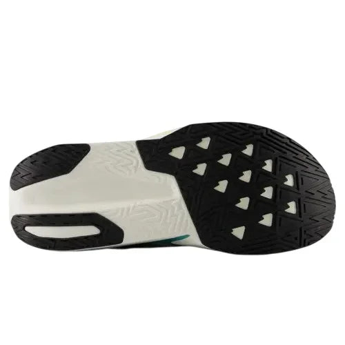 Sapatilha New Balance Rebel V5