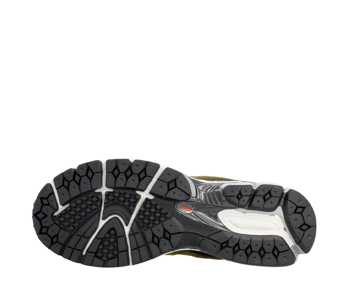 Sapatilha New Balance 2002r