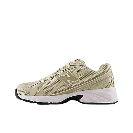 Sapatilha New Balance 740
