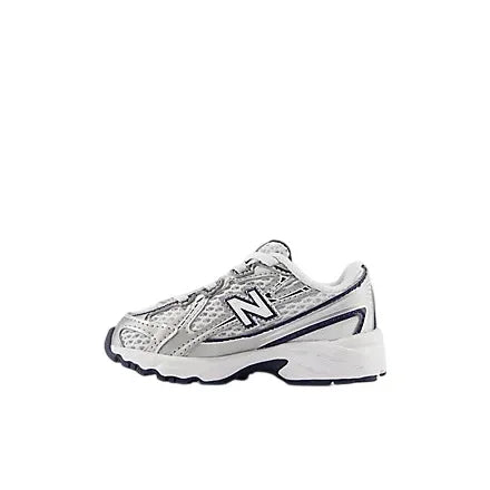 Sapatilha New Balance 740