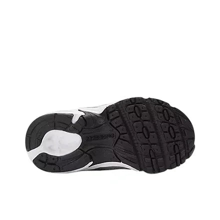 Sapatilha New Balance 740