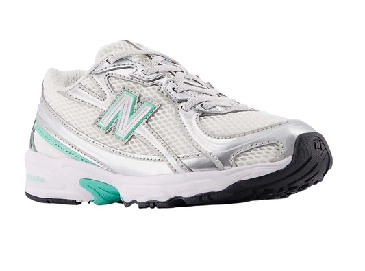 Sapatilha New Balance 740