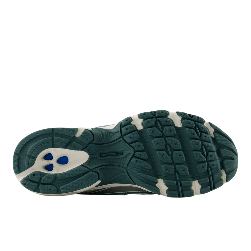 New Balance 740
