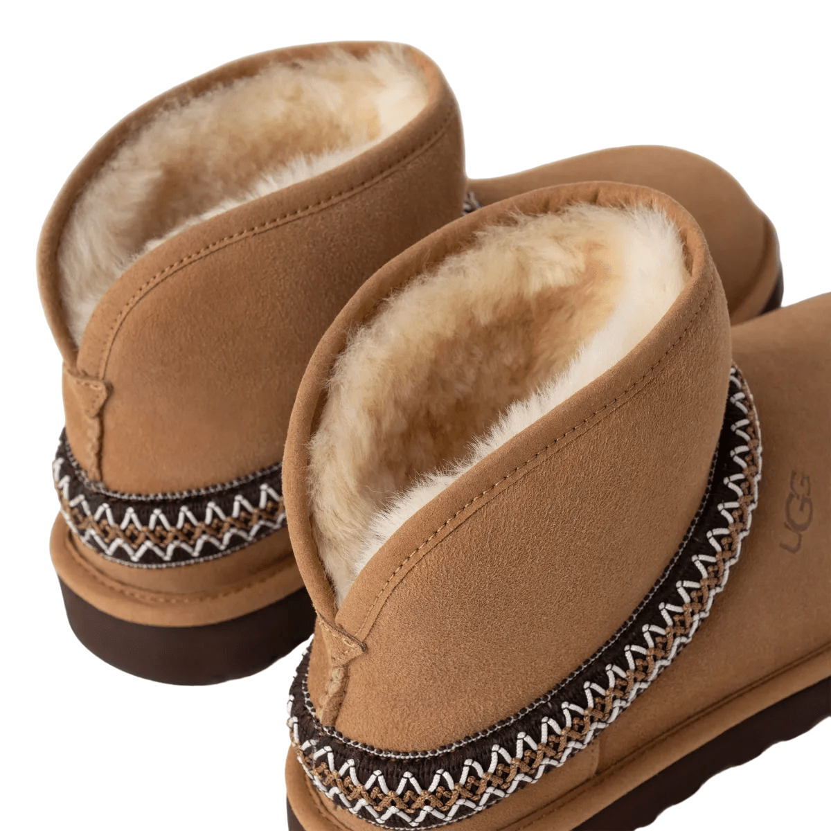 UGG Classic Mini Crescent Castanha