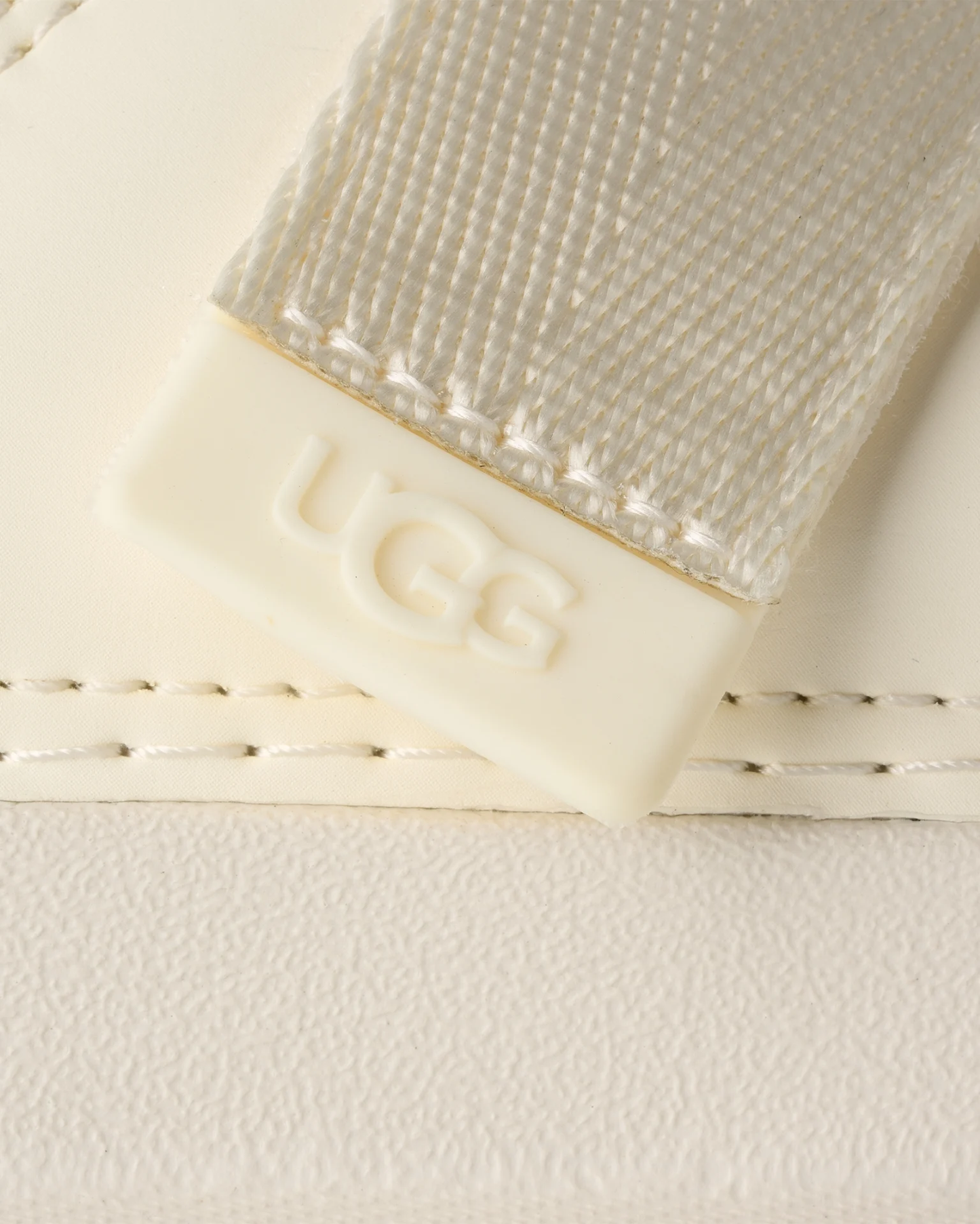 Chinelos UGG GoldenGlow Slide