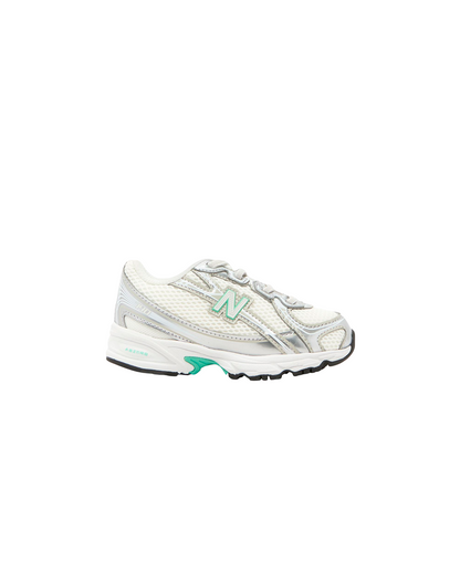 Sapatilha New Balance 740