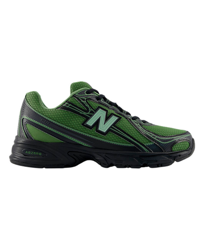 Sapatilha New Balance 740