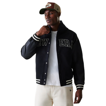 Casaco New Era Black Hooded Varsity