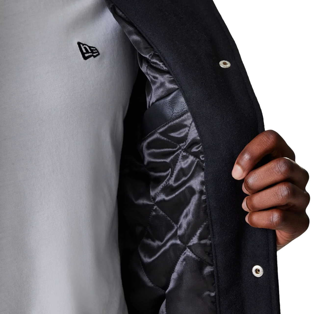 Casaco New Era Black Hooded Varsity