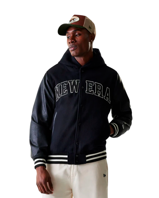 Casaco New Era Black Hooded Varsity