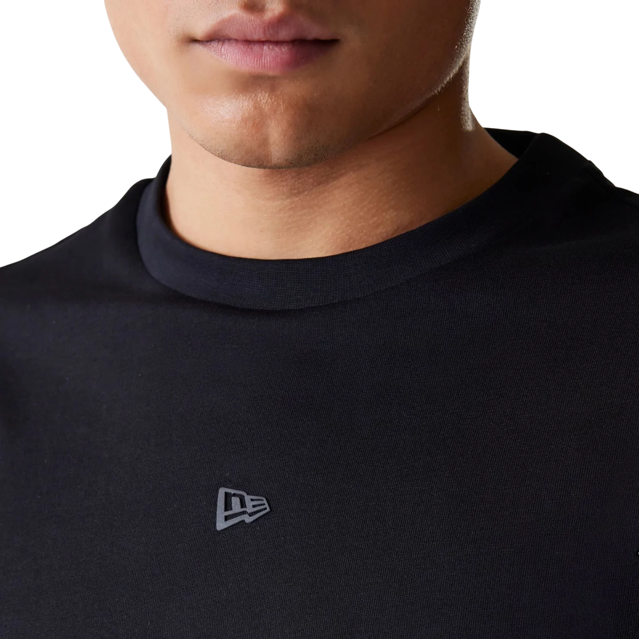 T-Shirt New Era Tech Black Oversized