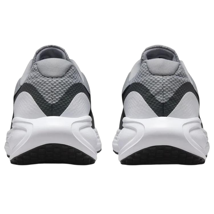 Nike Revolution 8