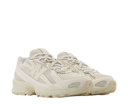 Sapatilha New Balance 740