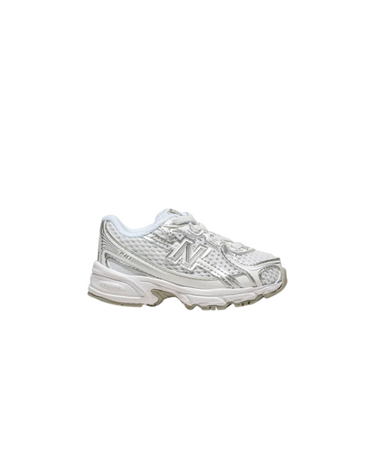 Sapatilha New Balance 740
