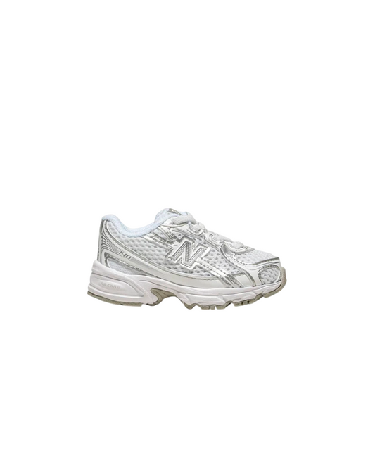 Sapatilha New Balance 740
