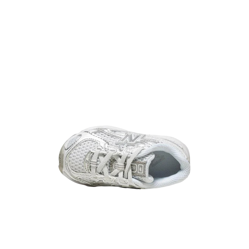Sapatilha New Balance 740