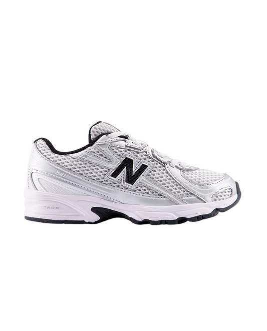 Sapatilha New Balance 740
