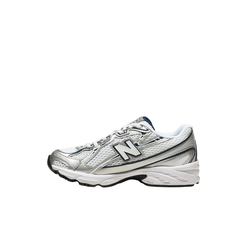 Sapatilha New Balance 740