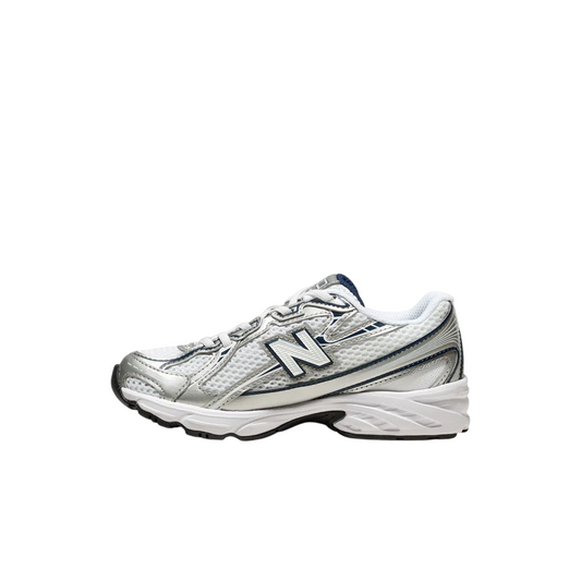 Sapatilha New Balance 740