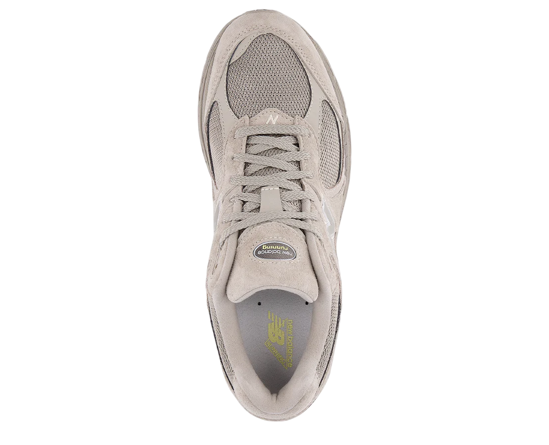 Sapatinha New Balance 2002r