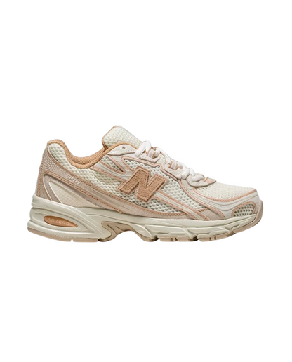 Sapatilha New Balance 740