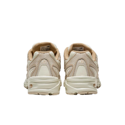 Sapatilha New Balance 740
