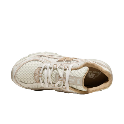 Sapatilha New Balance 740