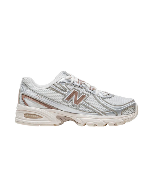 Sapatilha New Balance 740