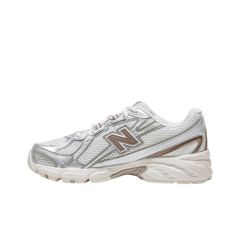 Sapatilha New Balance 740