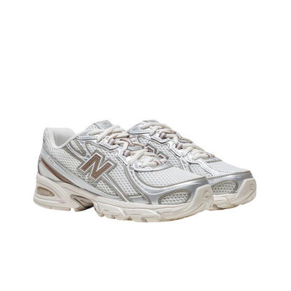 Sapatilha New Balance 740