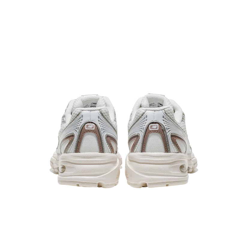 Sapatilha New Balance 740