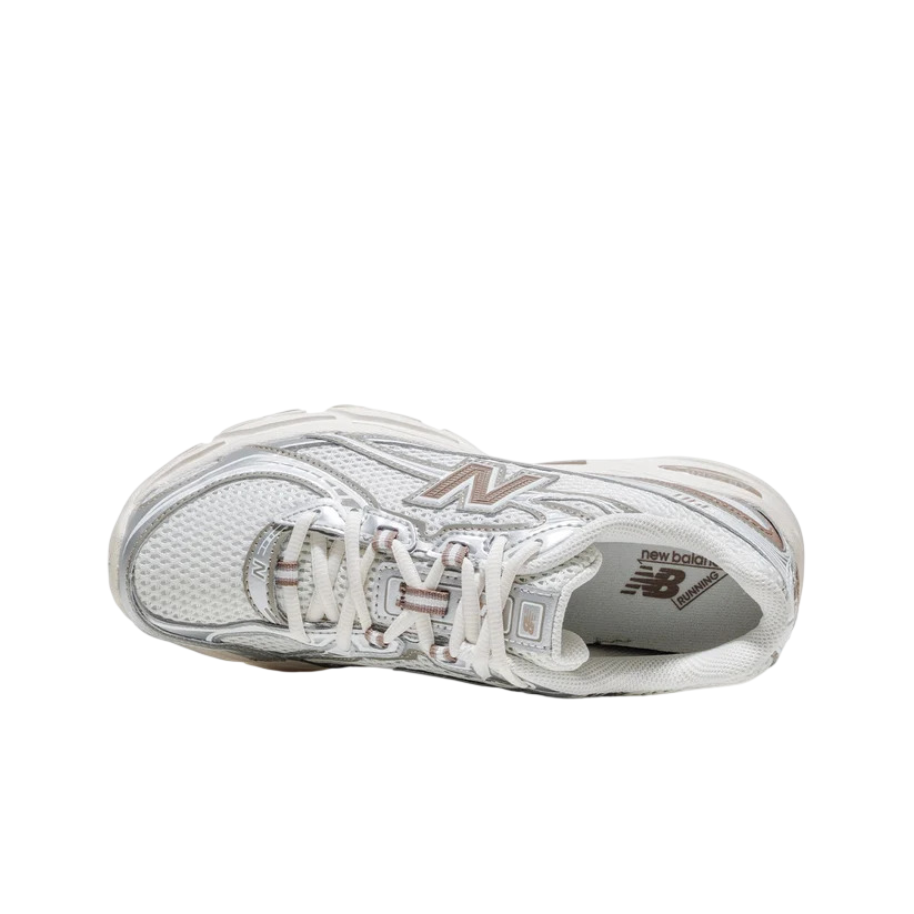 Sapatilha New Balance 740