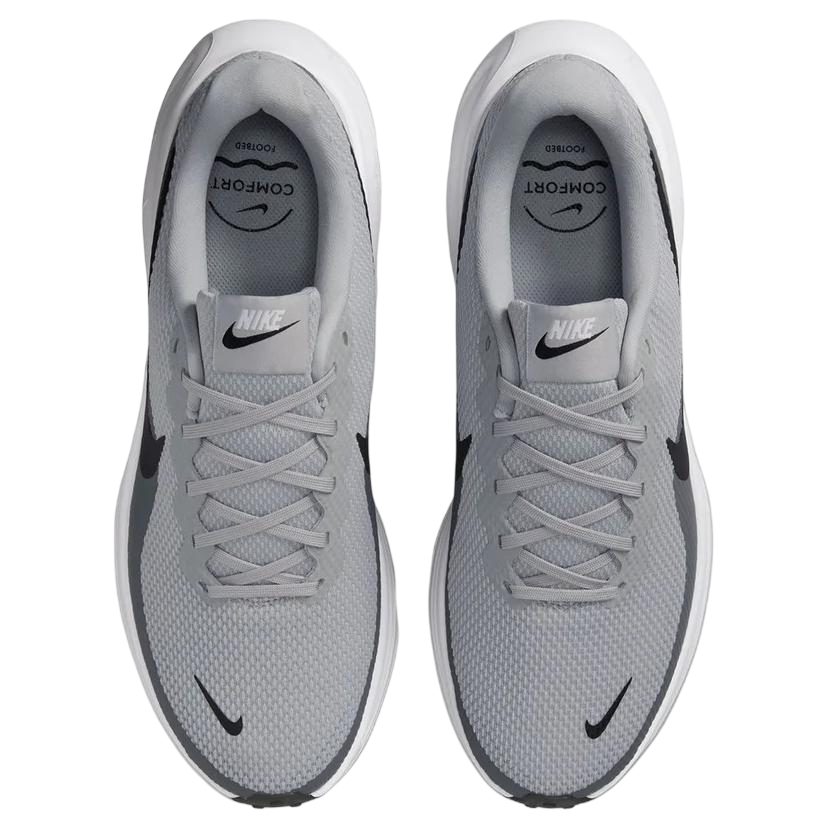 Nike Revolution 8