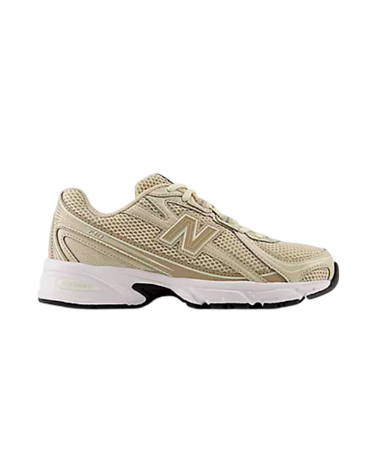 Sapatilha New Balance 740