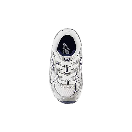 Sapatilha New Balance 740