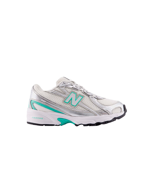 Sapatilha New Balance 740