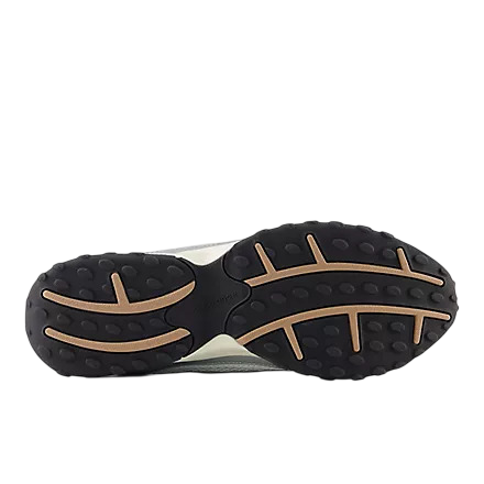 Sapatilha New Balance 204L
