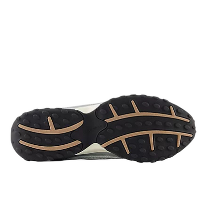 Sapatilha New Balance 204L