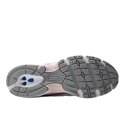 Sapatilha New Balance 740