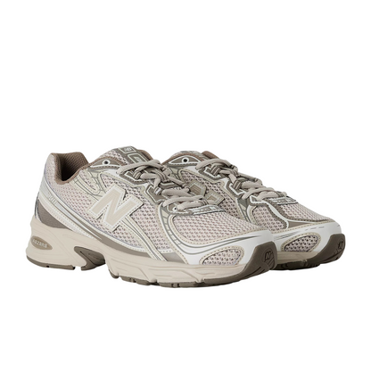 Sapatilha New Balance 740