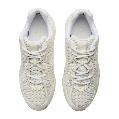 Sapatilha New Balance 740