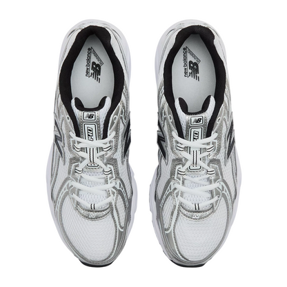 Sapatilha New Balance 740