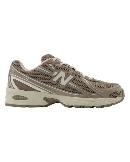Sapatilha New Balance 740