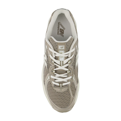 Sapatilha New Balance 740