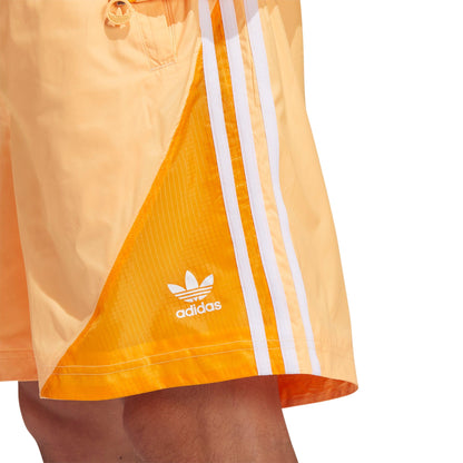 Calções Adidas Laranja com Riscas Brancas